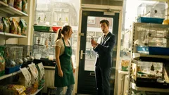 Kort verhaal: Hij liep binnen met een vogel in zijn hand en stelde één vraag