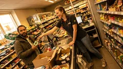 Kort verhaal: Hij wilde om acht uur ’s ochtends per se honderd euro wisselen