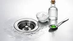 Gootsteen ontstoppen met baksoda en azijn: zo werkt het echt