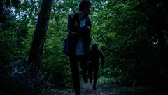 Wat vertelt je onderbewustzijn je als je in je droom voor iemand wegloopt?