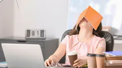 Zeven effectieve manieren om wakker te blijven na een slapeloze nacht