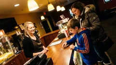 Kort verhaal: Een stapeltje munten op de bioscoopbalie liet me anders kijken