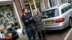 Kort verhaal: Ze smeekte me haar auto te openen, maar toen kwam haar eis
