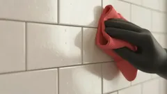 Huismiddeltje om badkamertegels te laten glanzen zonder agressieve chemicaliën