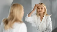 7 dagelijkse gewoonten die veroudering versnellen – kijk of jij ze ook hebt