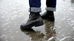 Hoe je schoenen snel en gemakkelijk thuis antislip maakt